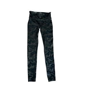 SPANX NWOT camo legging with sheen size medium
